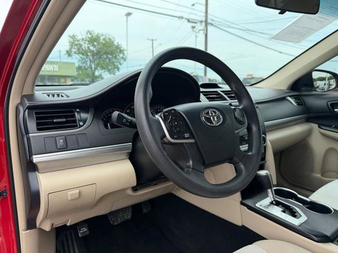 Used 2012 Toyota Camry LE FWD image 9