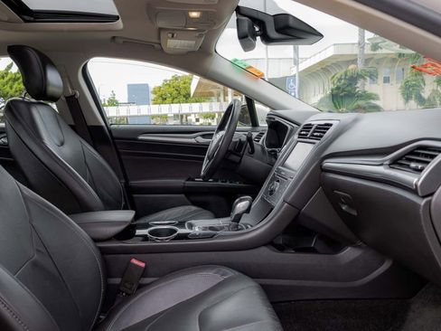 Used 2013 Ford Fusion Titanium w/ Titanium Driver Assist Pkg image 18