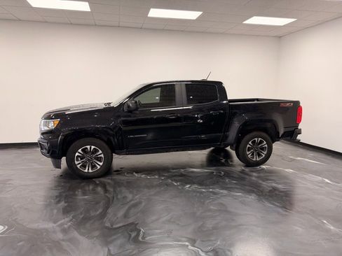 Used 2021 Chevrolet Colorado Z71 AWD/4WD image 2