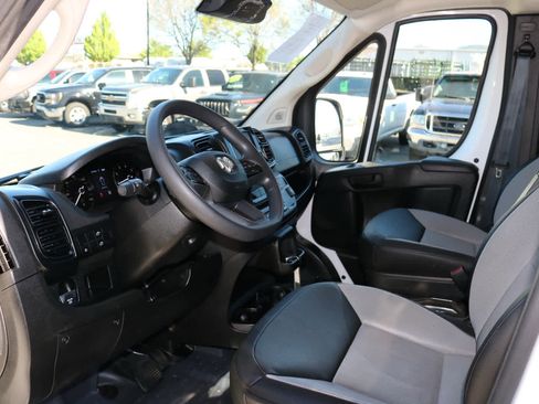 Used 2025 RAM ProMaster 2500 w/ Convenience Group FWD image 7
