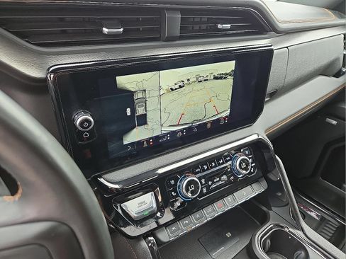 Certified 2024 GMC Sierra 1500 AT4 w/ Technology Package AWD/4WD image 8