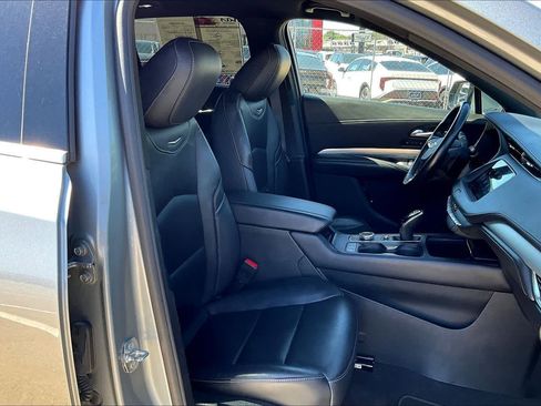 Used 2023 Cadillac XT4 Premium Luxury image 12