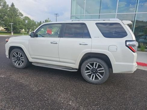 Used 2022 Toyota 4Runner Limited AWD/4WD image 6