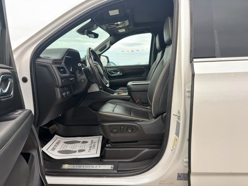 Used 2023 Chevrolet Tahoe Premier AWD/4WD image 11