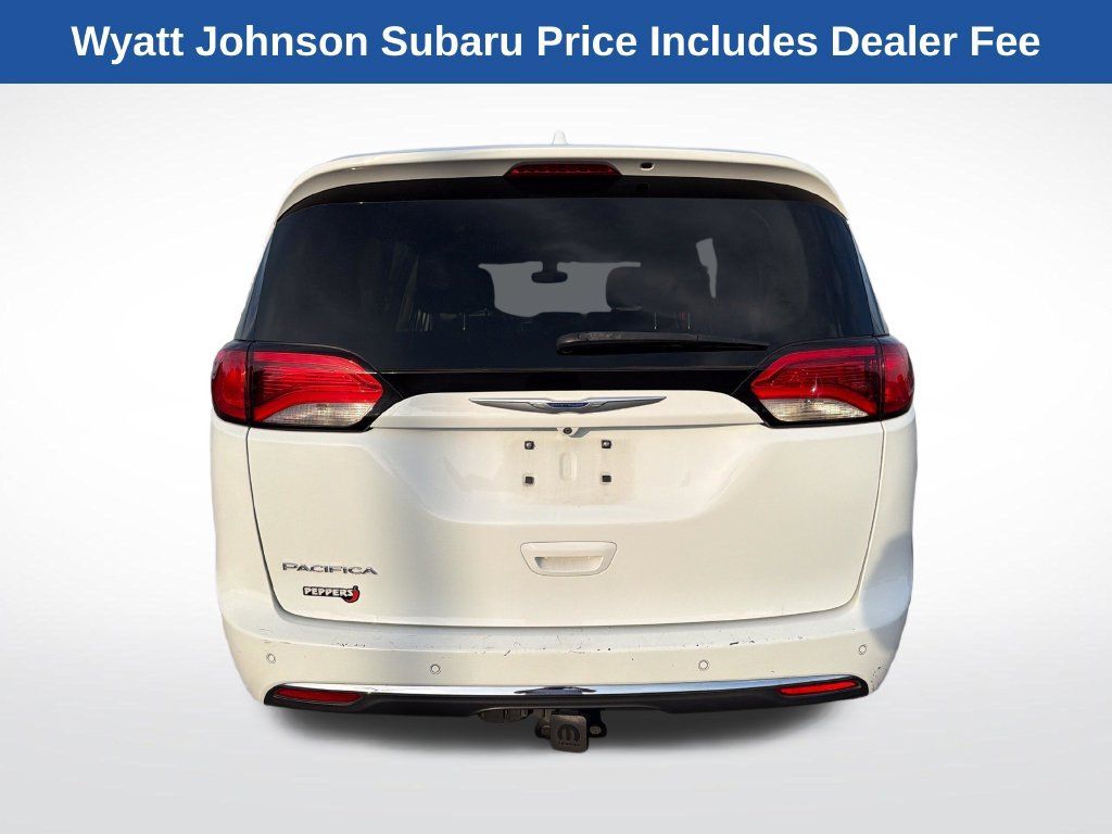 Used 2020 Chrysler Pacifica Touring FWD image 8