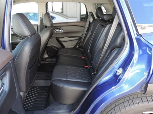 Used 2021 Nissan Rogue Platinum image 15