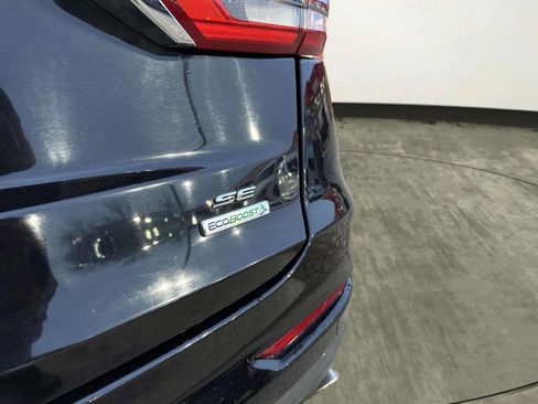 Used 2020 Ford Fusion SE image 21