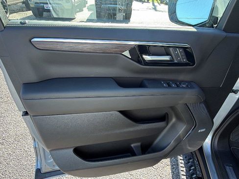 New 2026 Chevrolet Tahoe Z71 w/ Z71 Off-Road Package AWD/4WD image 15