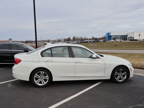 Used 2017 BMW 330i xDrive 330i xDrive image 9