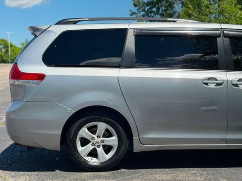 Used 2012 Toyota Sienna LE FWD image 15