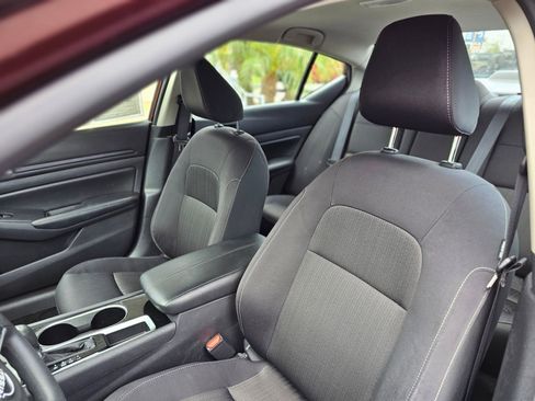 Used 2024 Nissan Altima 2.5 SV FWD image 21