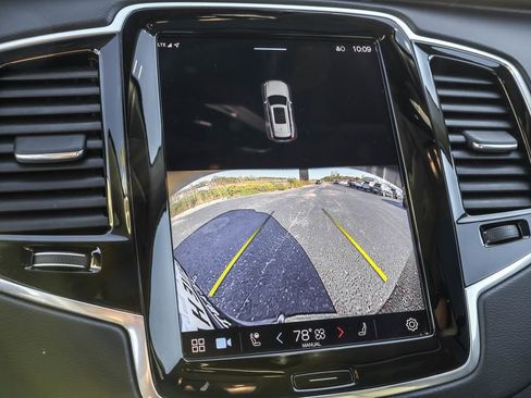 Used 2023 Volvo XC90 T8 Ultimate image 7