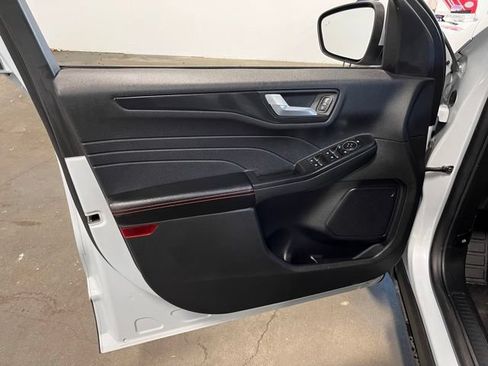 Used 2025 Ford Escape ST-Line Select AWD/4WD image 24