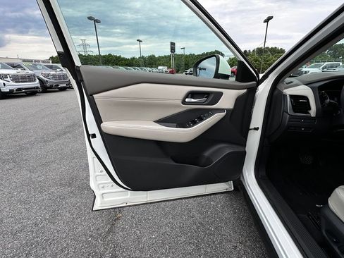 Used 2022 Nissan Rogue SV w/ SV Premium Package AWD/4WD image 24