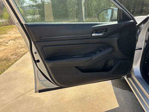 Used 2019 Nissan Altima 2.5 S image 10