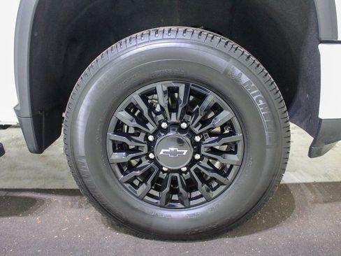 Used 2024 Chevrolet Silverado 2500 LT w/ Z71 Sport Edition image 20