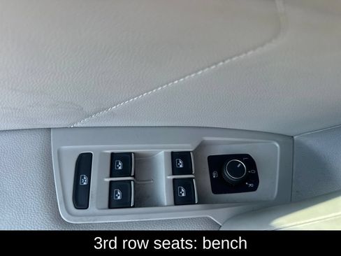Used 2024 Volkswagen Tiguan SE w/ Panoramic Sunroof Package FWD image 14