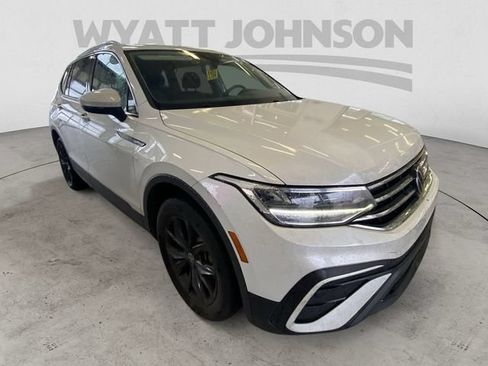 Used 2023 Volkswagen Tiguan SE FWD image 13