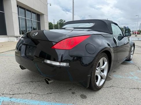 Used 2006 Nissan 350Z Touring RWD image 4