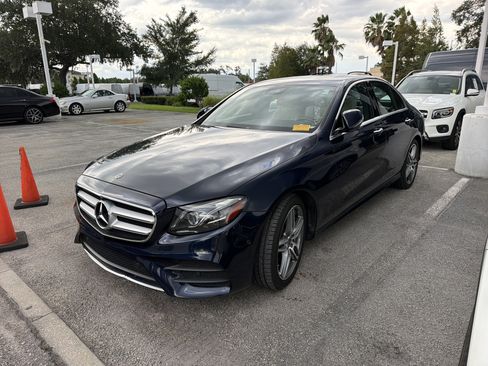 Used 2019 Mercedes-Benz E 300 image 4