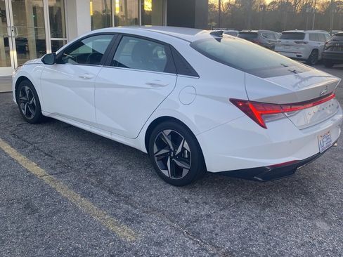 Used 2023 Hyundai Elantra Limited w/ Cargo Package image 3