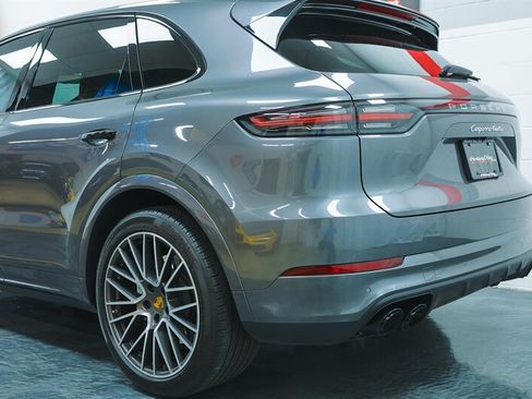 Used 2020 Porsche Cayenne Turbo AWD/4WD image 21