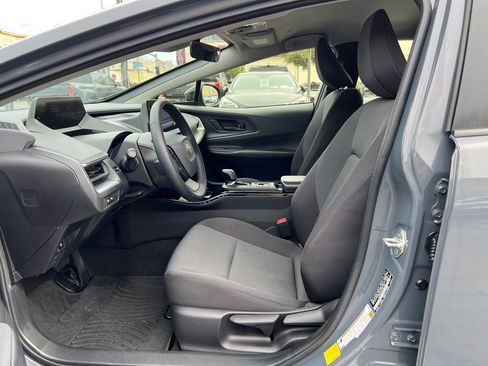 Used 2023 Toyota Prius LE image 10