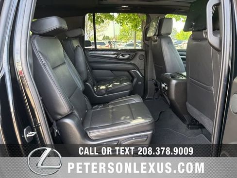 Used 2021 GMC Yukon XL Denali w/ Denali Premium Package AWD/4WD image 22