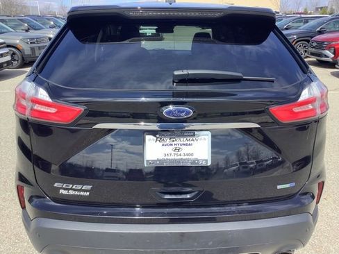 Used 2020 Ford Edge SE image 5