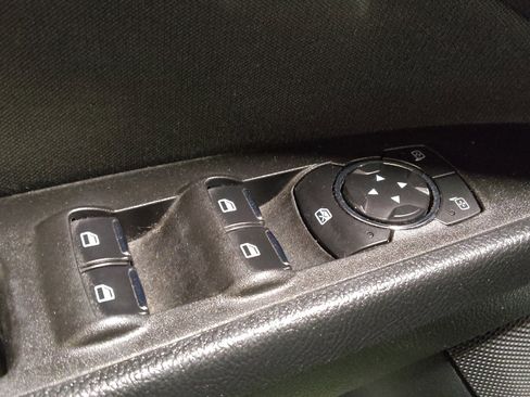 Used 2018 Ford Fusion SE w/ Fusion SE Technology Package FWD image 27