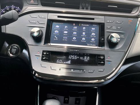 Used 2018 Toyota Avalon XLE Premium FWD image 36