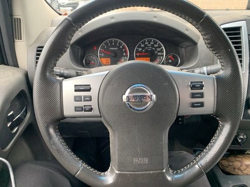 Used 2013 Nissan Frontier PRO-4X image 10