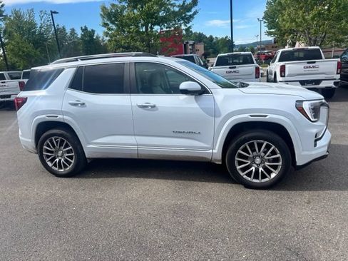 Used 2026 GMC Terrain Denali AWD/4WD image 5