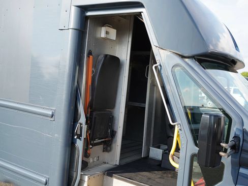 Used 2021 Ford Transit 350 DRW RWD image 16
