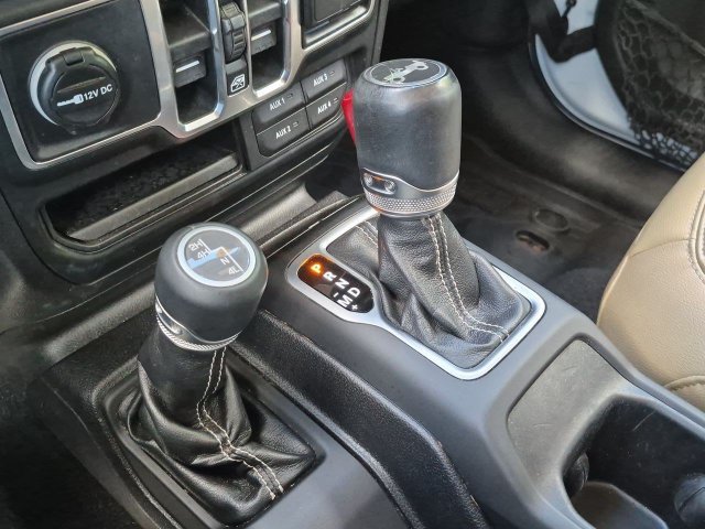 Used 2018 Jeep Wrangler Unlimited Sahara AWD/4WD image 20