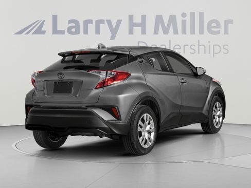 Used 2020 Toyota C-HR LE FWD image 2