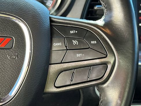 Used 2022 Dodge Challenger SXT image 22