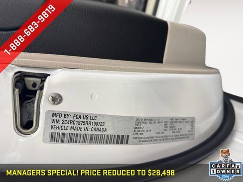 Used 2024 Chrysler Pacifica Limited FWD image 29