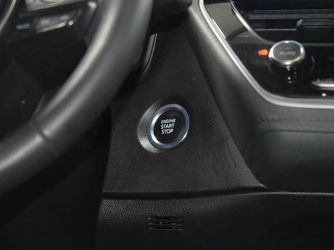 Used 2024 Toyota Corolla SE w/ SE Convenience Package FWD image 30