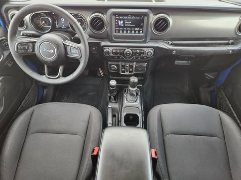 Used 2023 Jeep Gladiator Sport AWD/4WD image 25