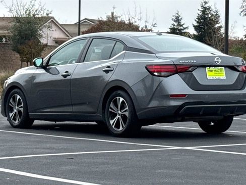 Used 2023 Nissan Sentra SV image 3