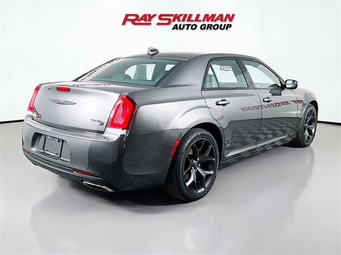 Used 2022 Chrysler 300 S image 7