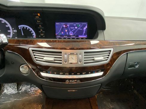 Used 2013 Mercedes-Benz S 550 4MATIC w/ Sport Pkg image 29