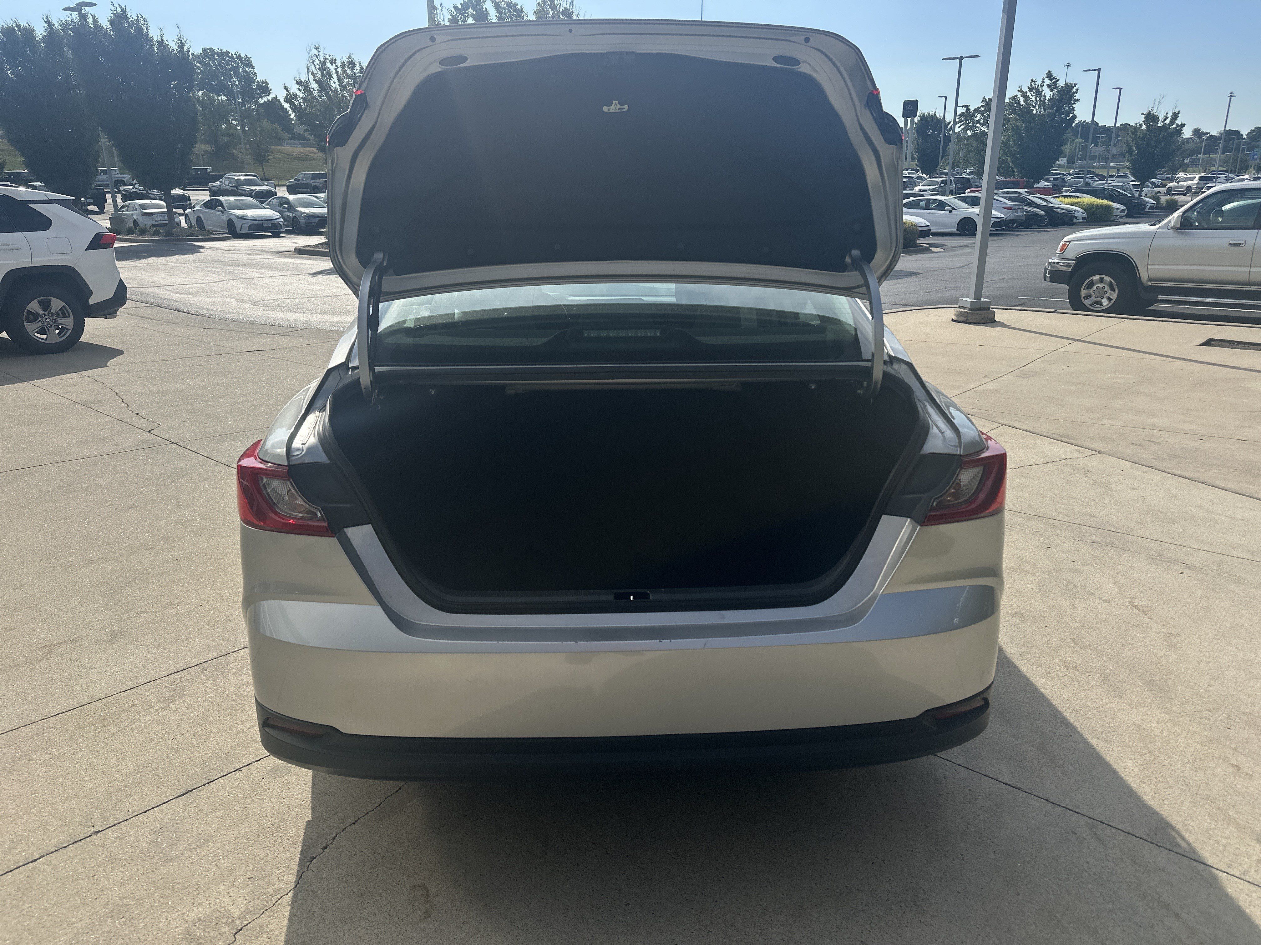 Used 2025 Toyota Camry LE FWD image 23