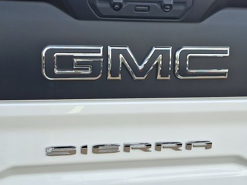 Used 2024 GMC Sierra 1500 AT4X w/ AT4X AEV Edition AWD/4WD image 31