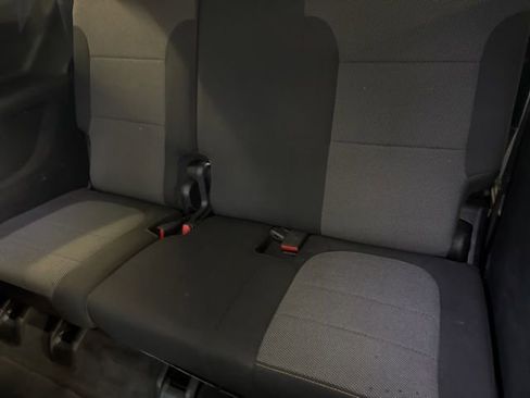 Used 2020 Chevrolet Traverse LT image 28