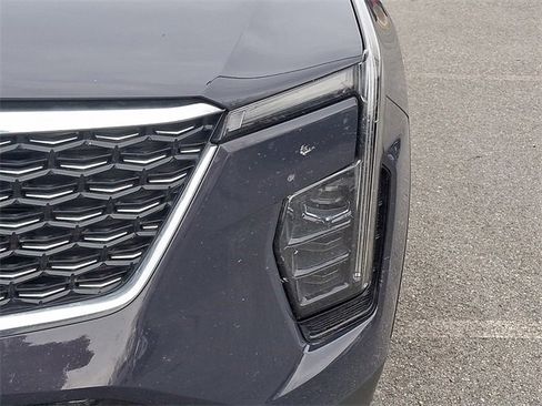Used 2024 Cadillac XT4 Premium Luxury image 9