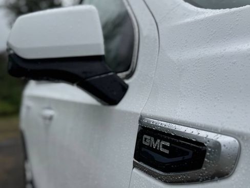 Used 2024 GMC Yukon Denali AWD/4WD image 52