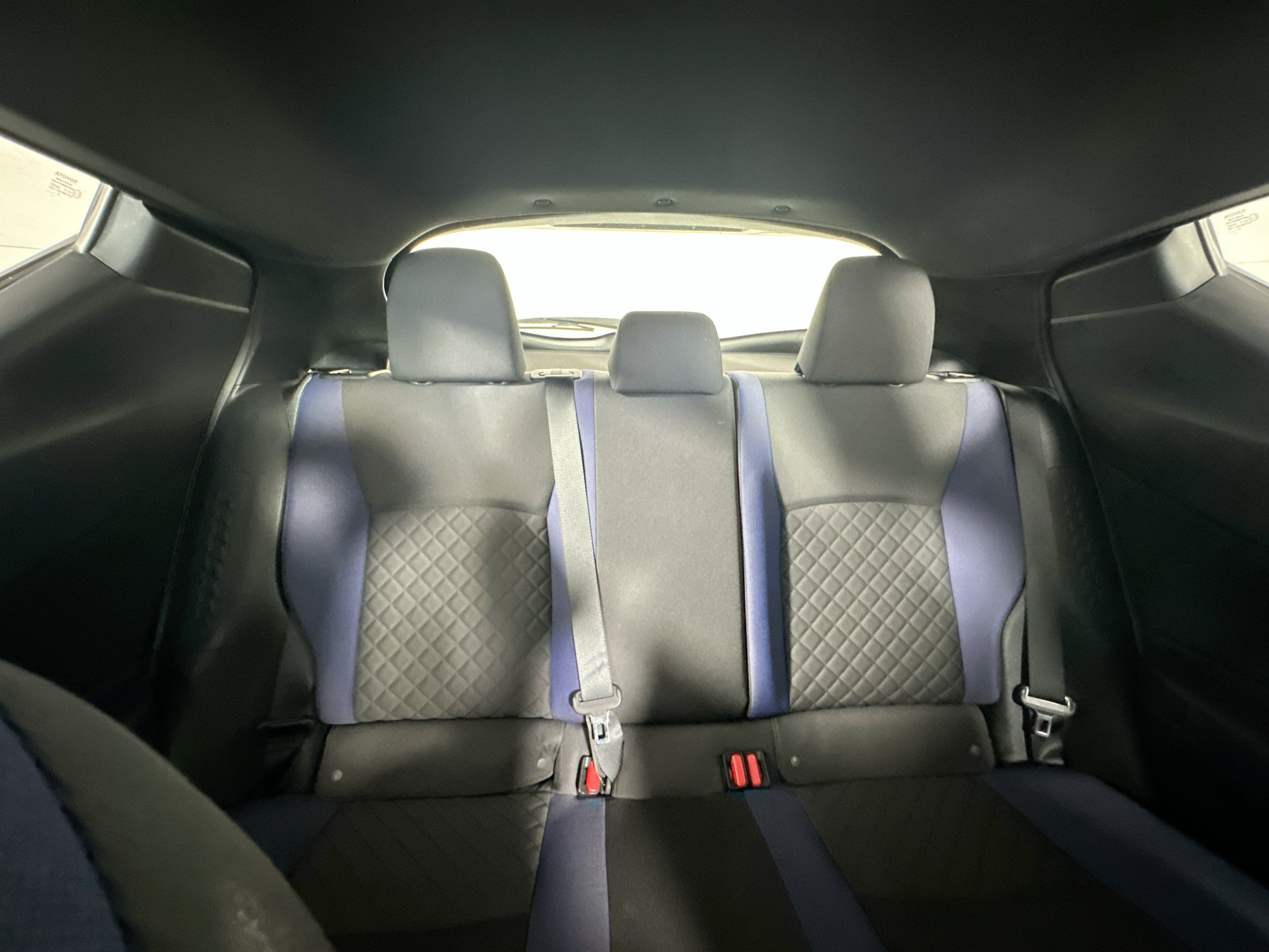 Used 2022 Toyota C-HR XLE FWD image 30