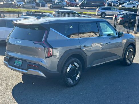 Used 2024 Kia EV9 Light Long Range image 6